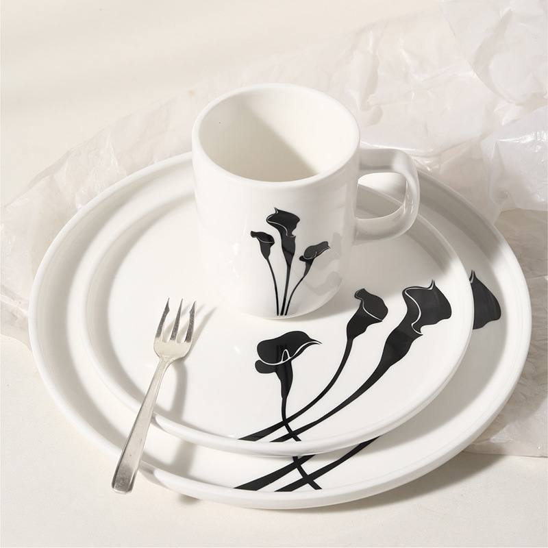Black and White Matillian Set Underglaze 20230207