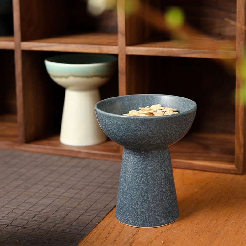 Ceramic kiln into a tall bowl 20221105 02